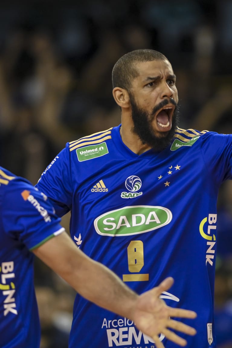 Wallace lifts Sada Cruzeiro to first victory in Superliga final series