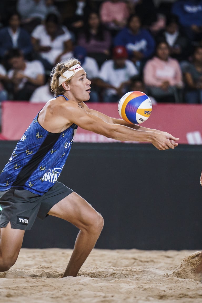 Åhman and Hellvig cruise in their World Championships debut