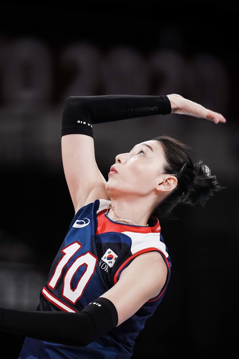 Stellar Kim Yeon Koung fires off 30 points to see Korea through