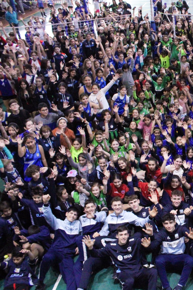 Argentina stun kids at San Juan's mini volleyball event