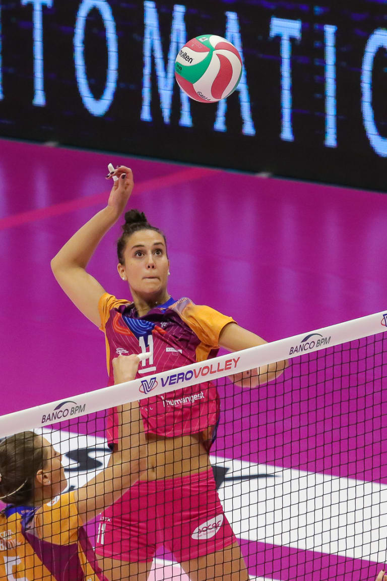 Weekend of upsets marks women's league in Italy