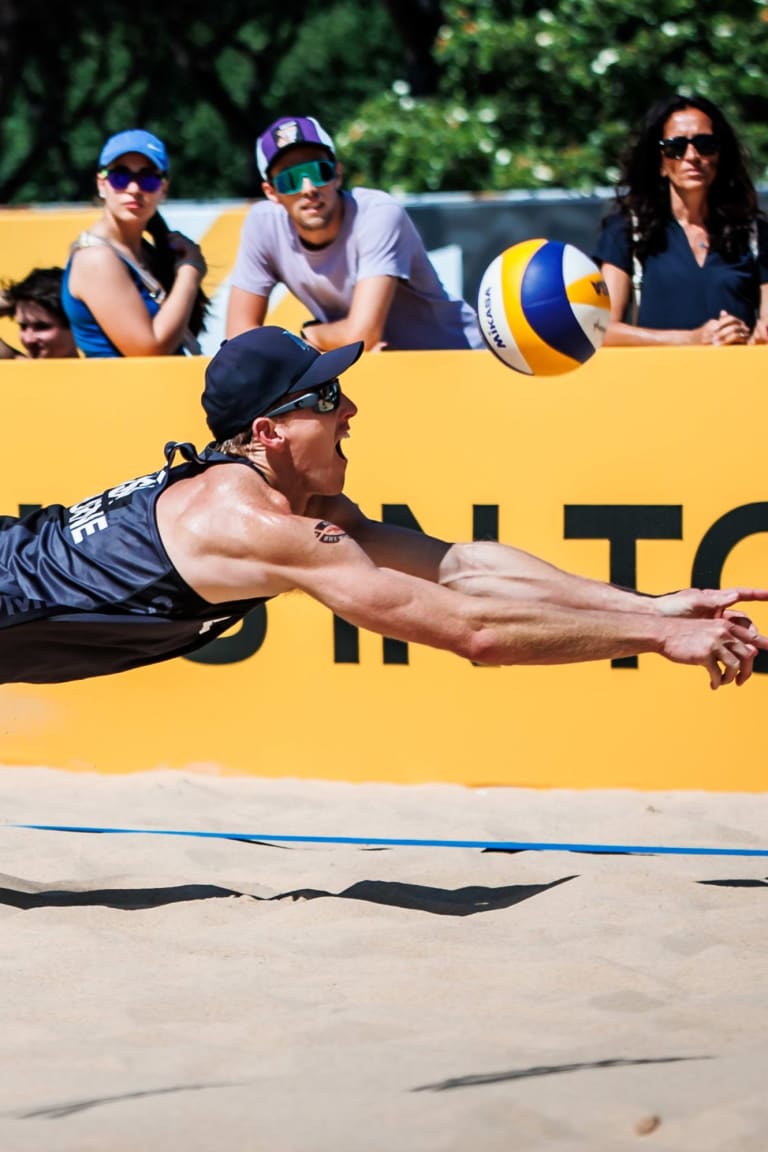 Teams from Italy, USA, Norway fly into elimination rounds