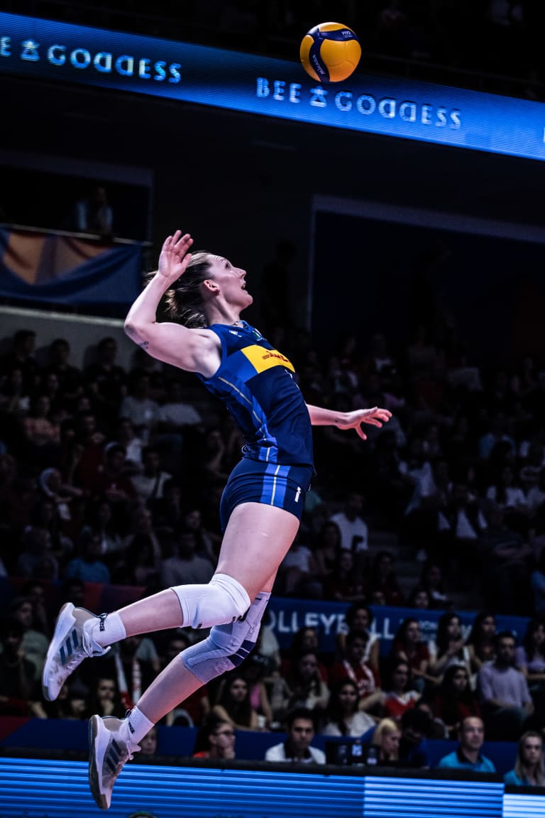 Lubian on fire as Italy defeat the Netherlands