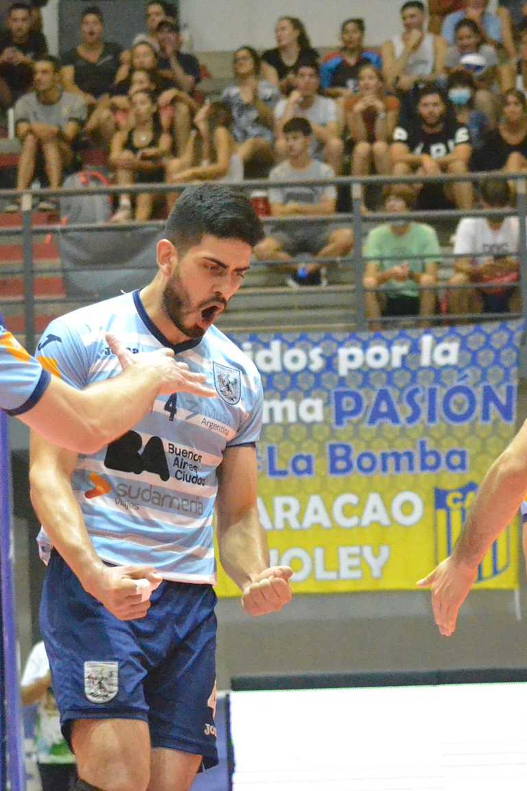 Ciudad win thriller to remain ahead in Argentina