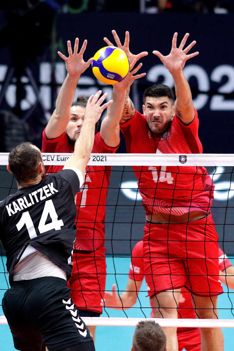 Olympic champions France off to strong start at EuroVolley