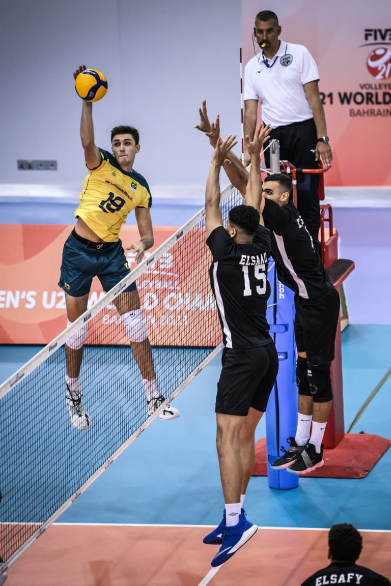 Favourites start off with success at Bahrain 2023