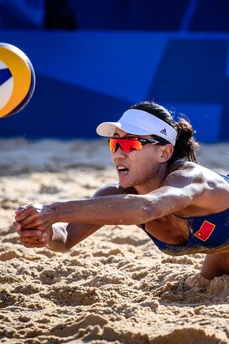 Chinese pairs deliver day’s shockers in Tokyo