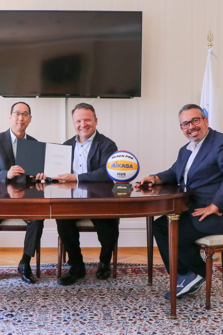Volleyball World e FIVB estendono la loro partnership con MIKASA, celebrando quasi sette decenni di eccellenza nella pallavolo