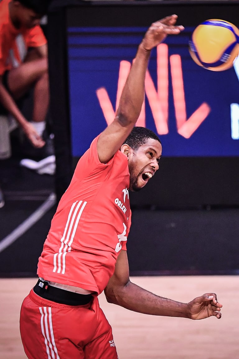 Leon spinge la Polonia a una grande vittoria sul Brasile