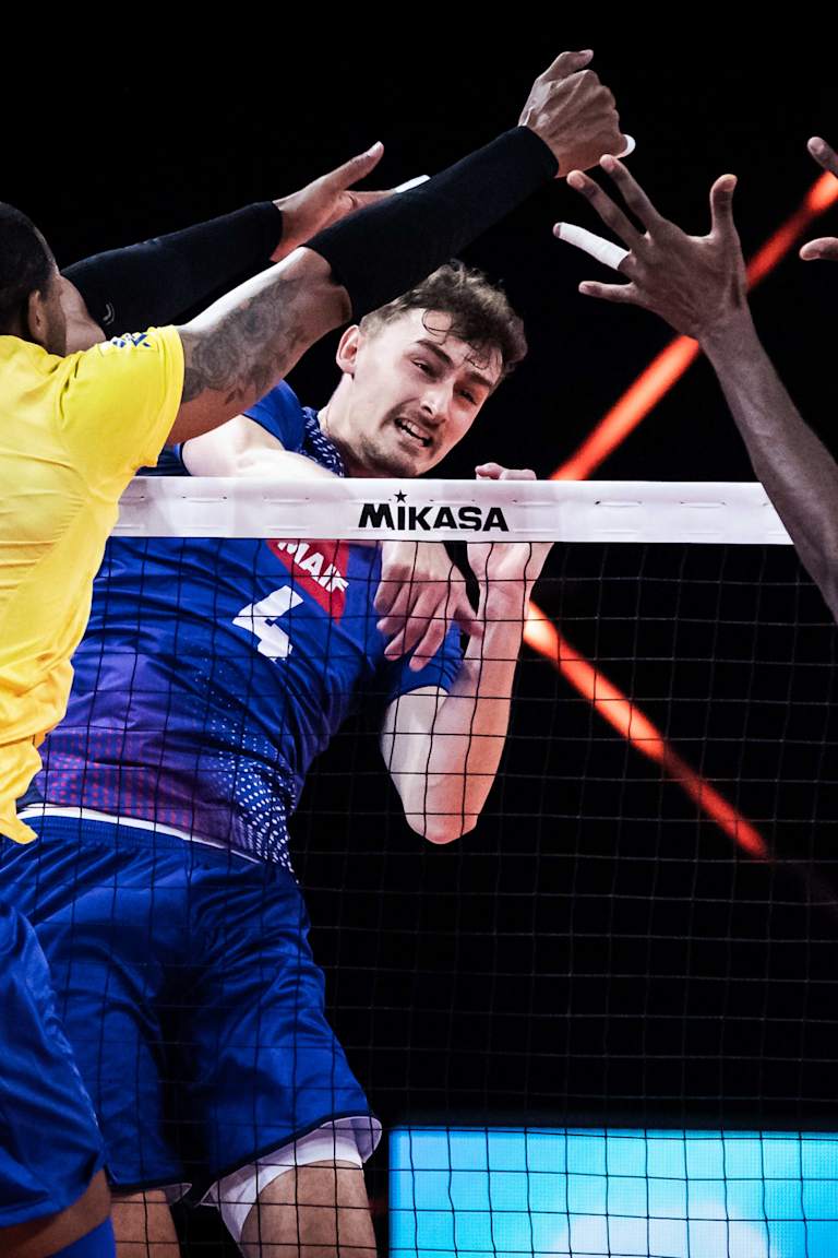 France take full control of 2021 VNL