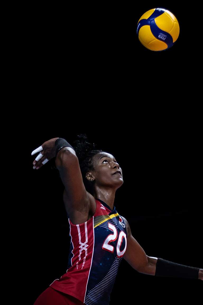 Brayelin Martinez strikes 31 against Japan at Women's VNL
