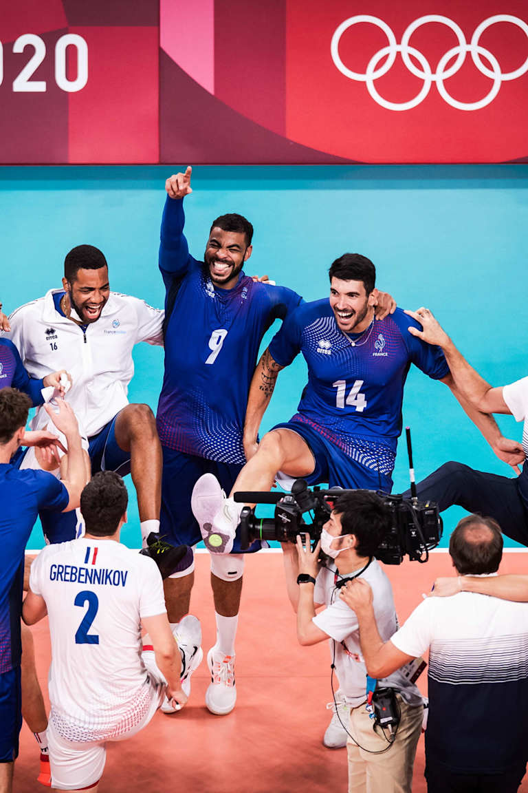 France get fairy tale ending in Tokyo