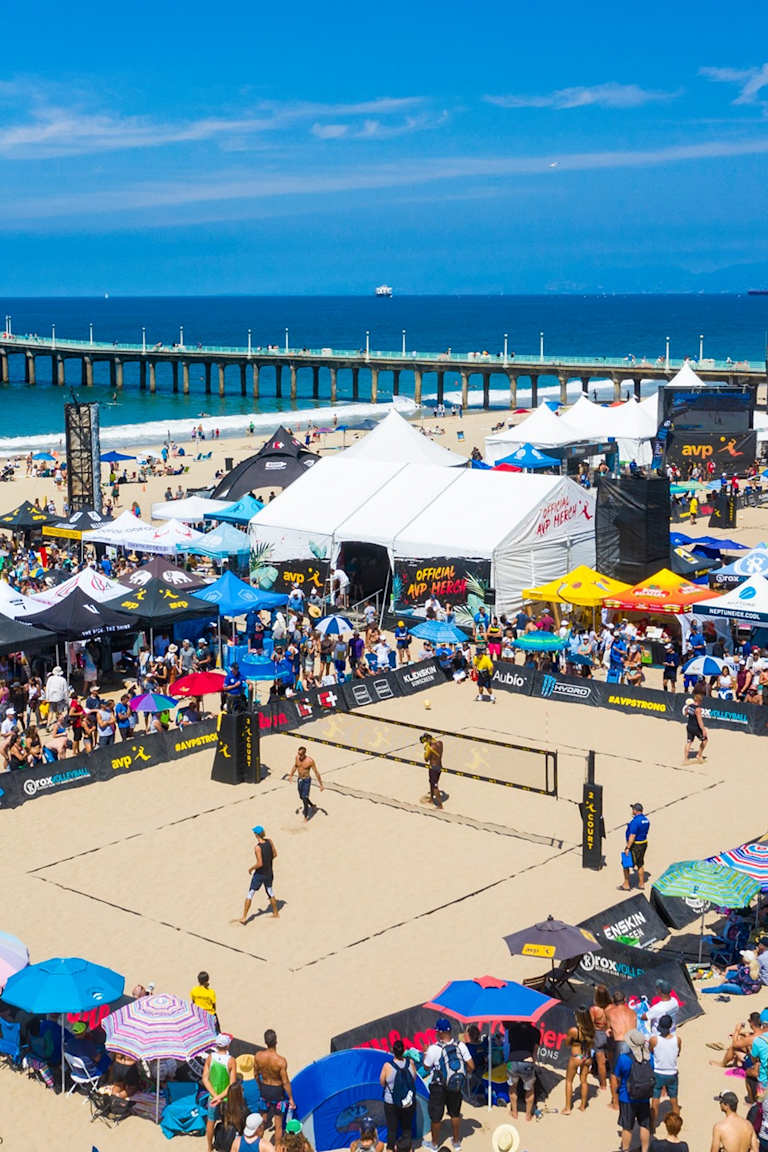 TJ DeFalco joins Nick Lucena in entertaining opening day at Manhattan Beach
