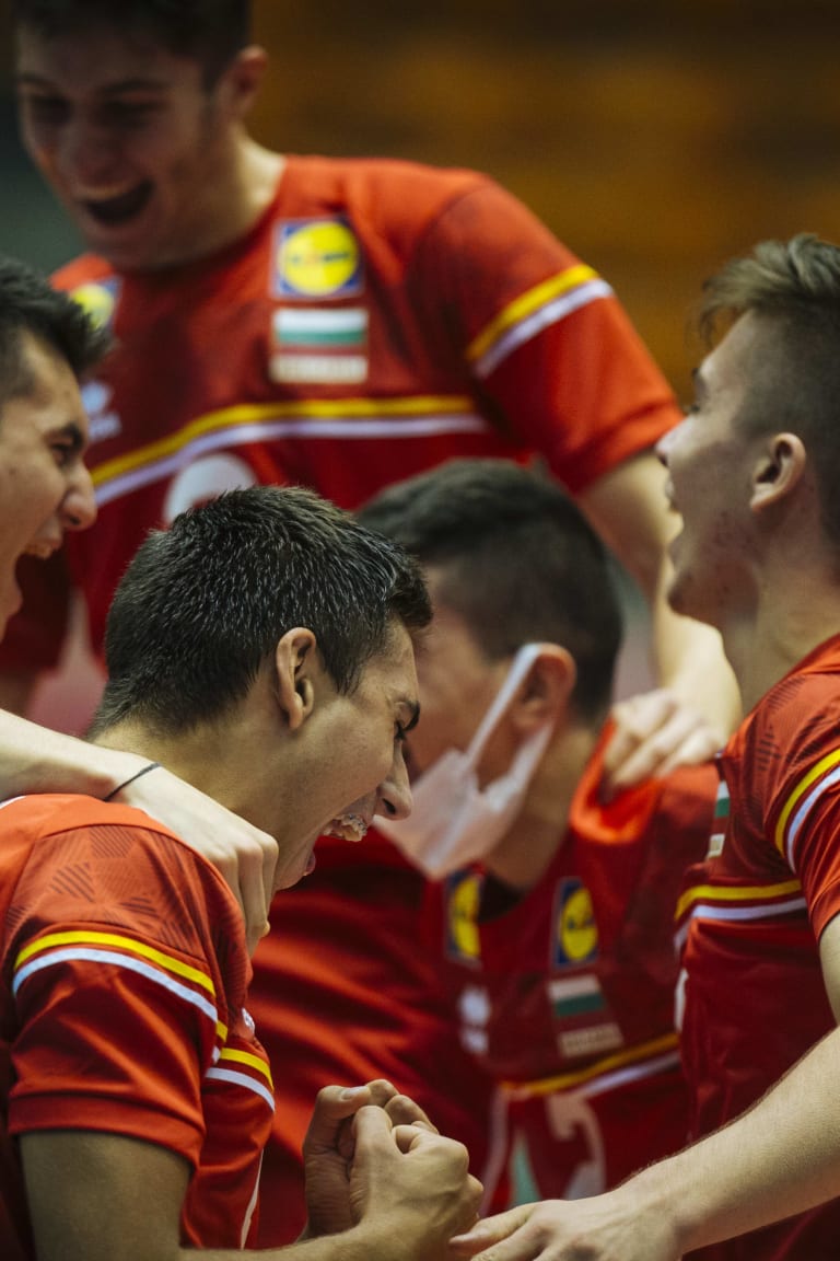 Bulgaria bring defending champs Italy crashing down at Boys' U19 Worlds