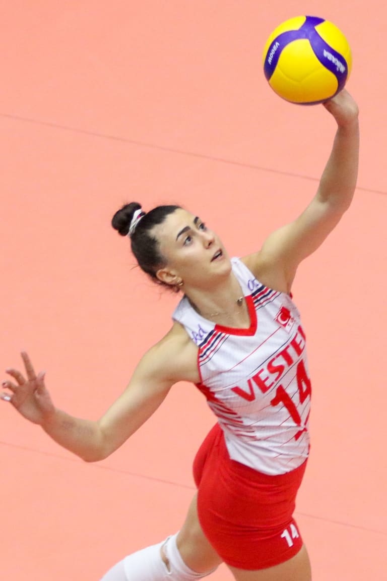 Turkey win five-setter to complete pool play