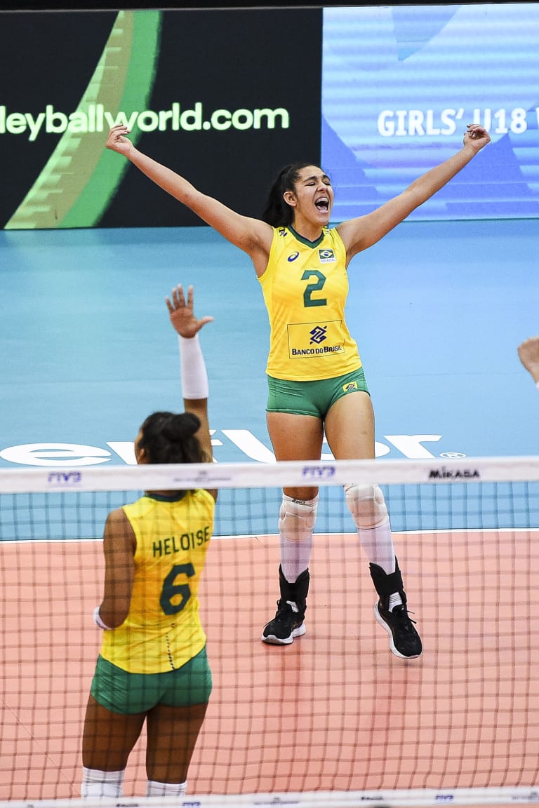 Russia and Brazil claim quarterfinal spots