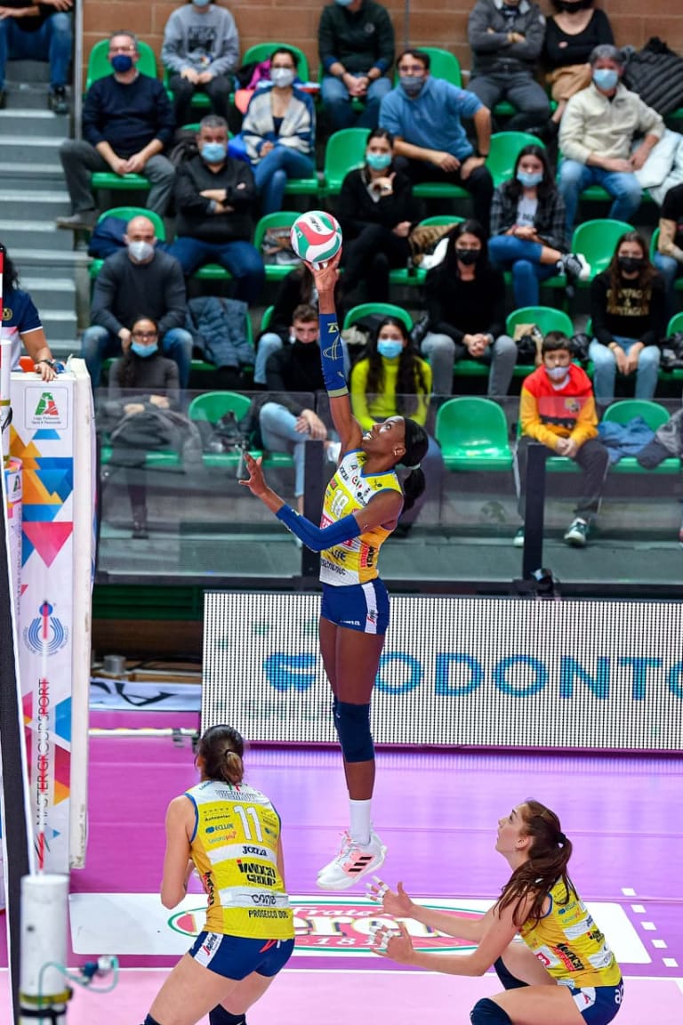 Serie A1 Femminile: Conegliano come il VakifBank, fa 73 ed è nella storia! Nella 7^ giornata Novara vince a Bergamo ed è seconda. Scandicci, Busto e Monza inseguono