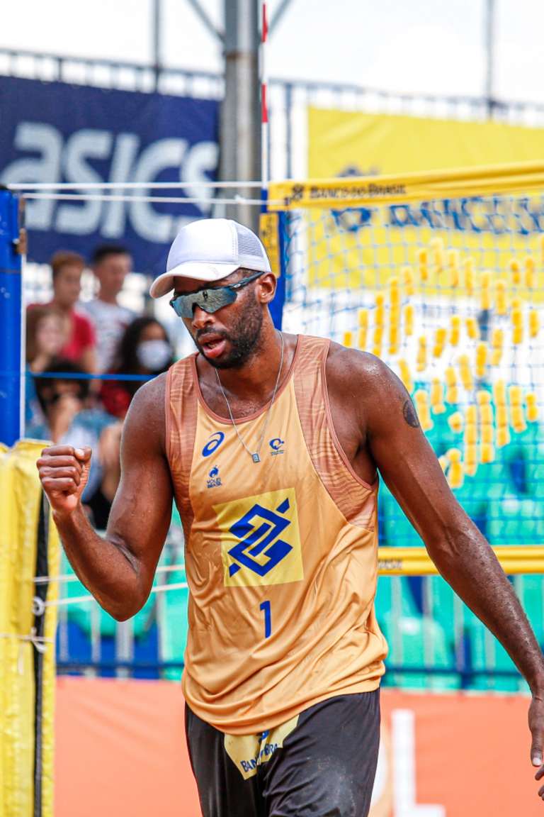 Evandro/Alvaro and Carol/Barbara are 2021 Brazilian champions