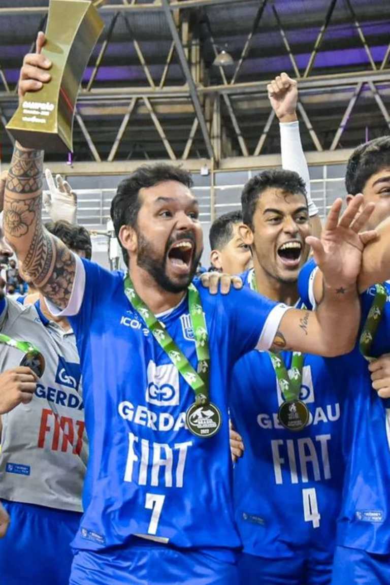 William shines as Minas end 15-year title drought