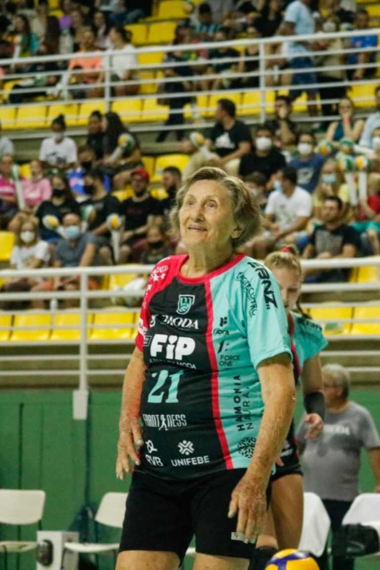 85-year-old Dona Ruth honoured with starting serve in Brazil