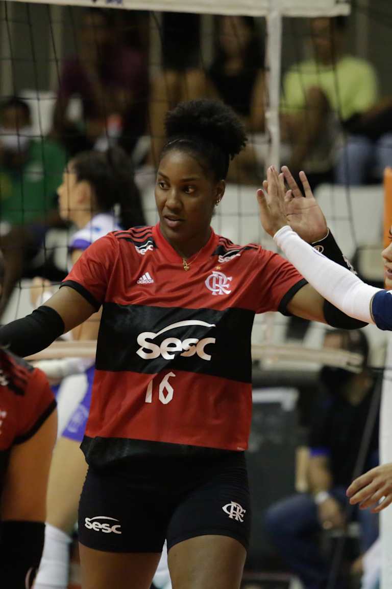 Pena stands out as Flamengo upset Superliga leaders Praia