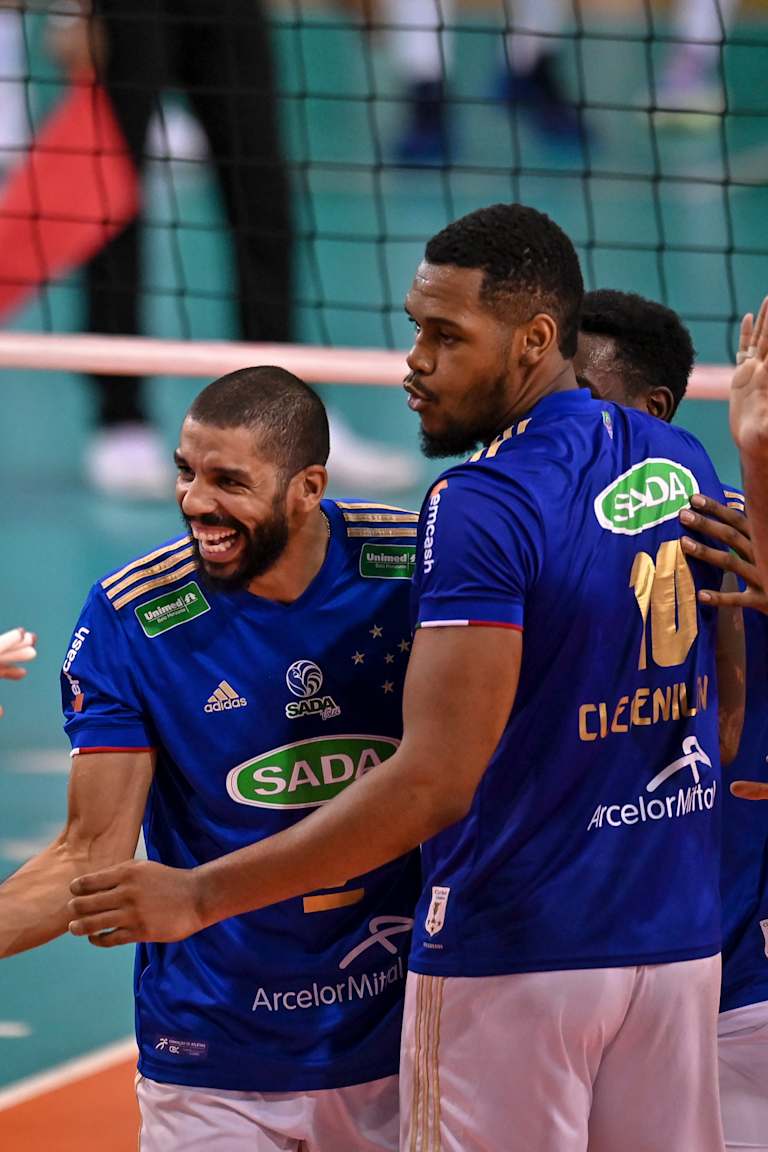 Sada Cruzeiro close gap on Minas with comeback win