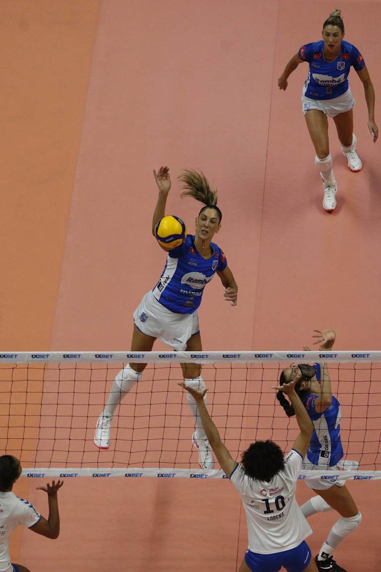 Praia, Minas and SESI Bauru claim first Superliga semifinal spots