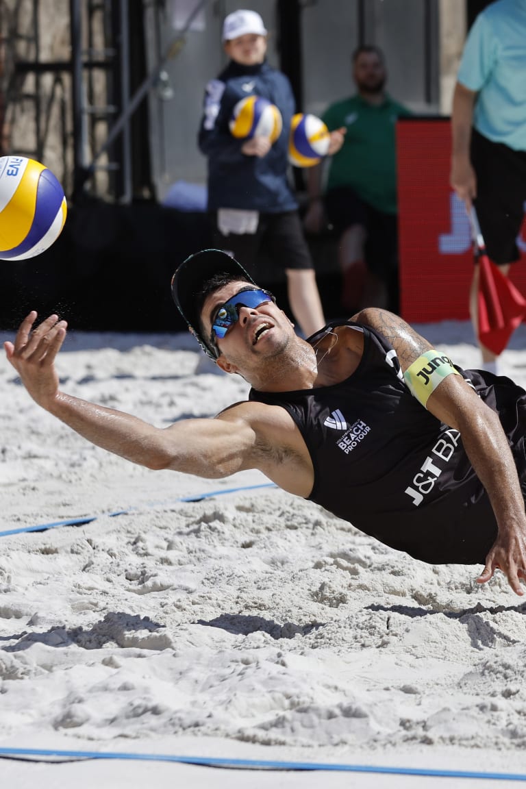 Alison & Guto power through two shutouts to make Ostrava quarterfinals