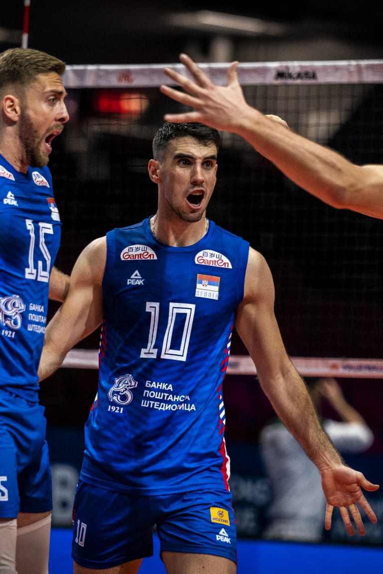Serbia find way through Bulgarian block to win VNL opener