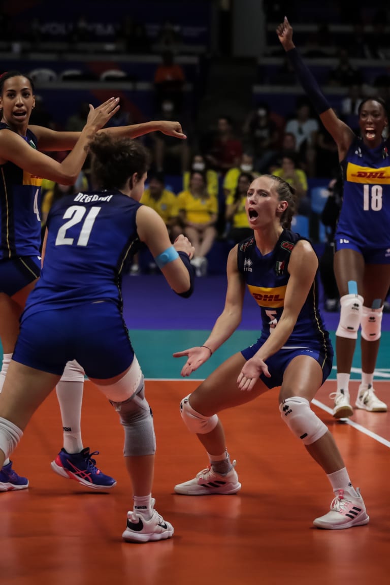 Italy block Brazil to finish perfect VNL Week 2