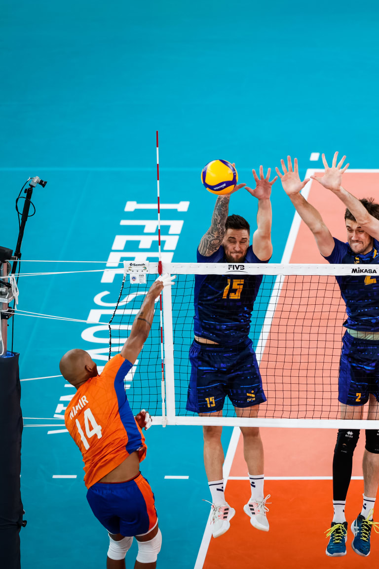 Sensational Ukraine knock out the Netherlands in straight sets