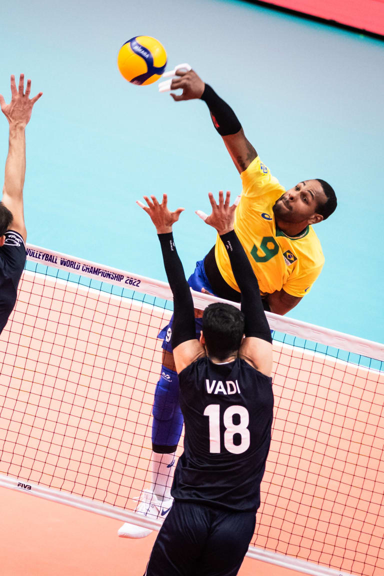 Brazil shut out Iran to snatch last quarterfinal spot