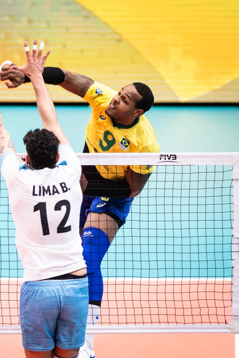 Leal powers Brazil through to semifinal
