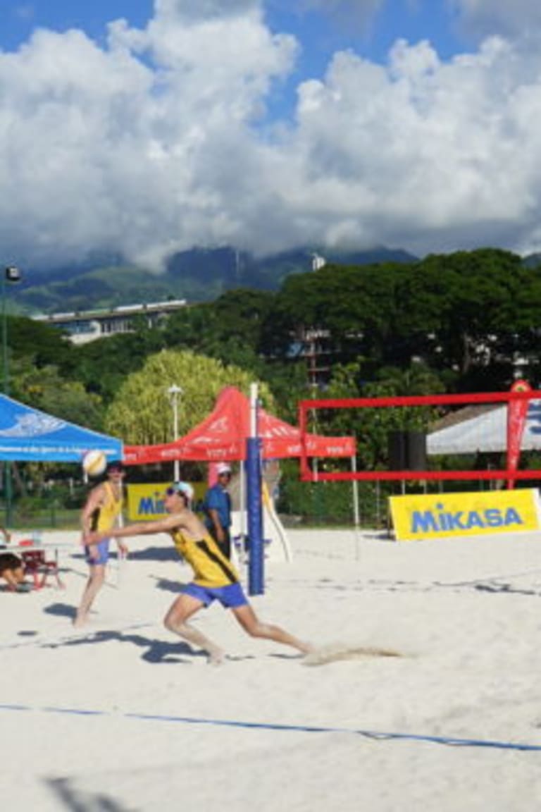 Tahiti Futures elimination rounds live on YouTube