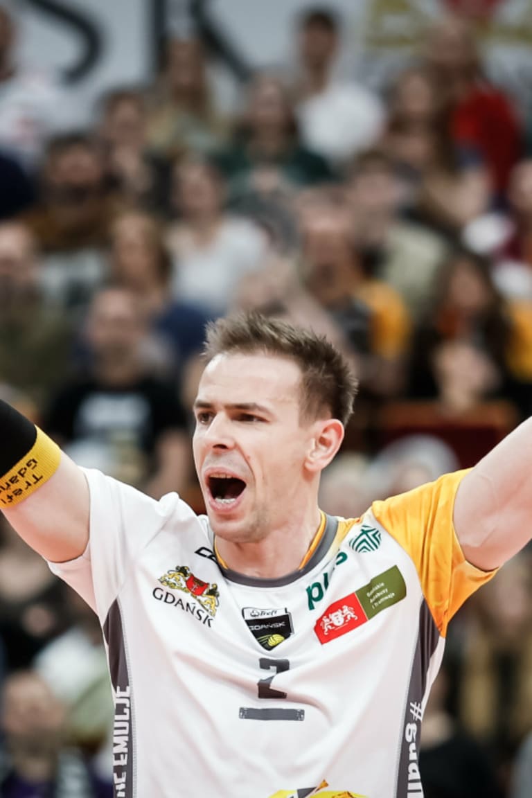 Thousands hail Wlazly as he bids emotional farewell to competitive volleyball
