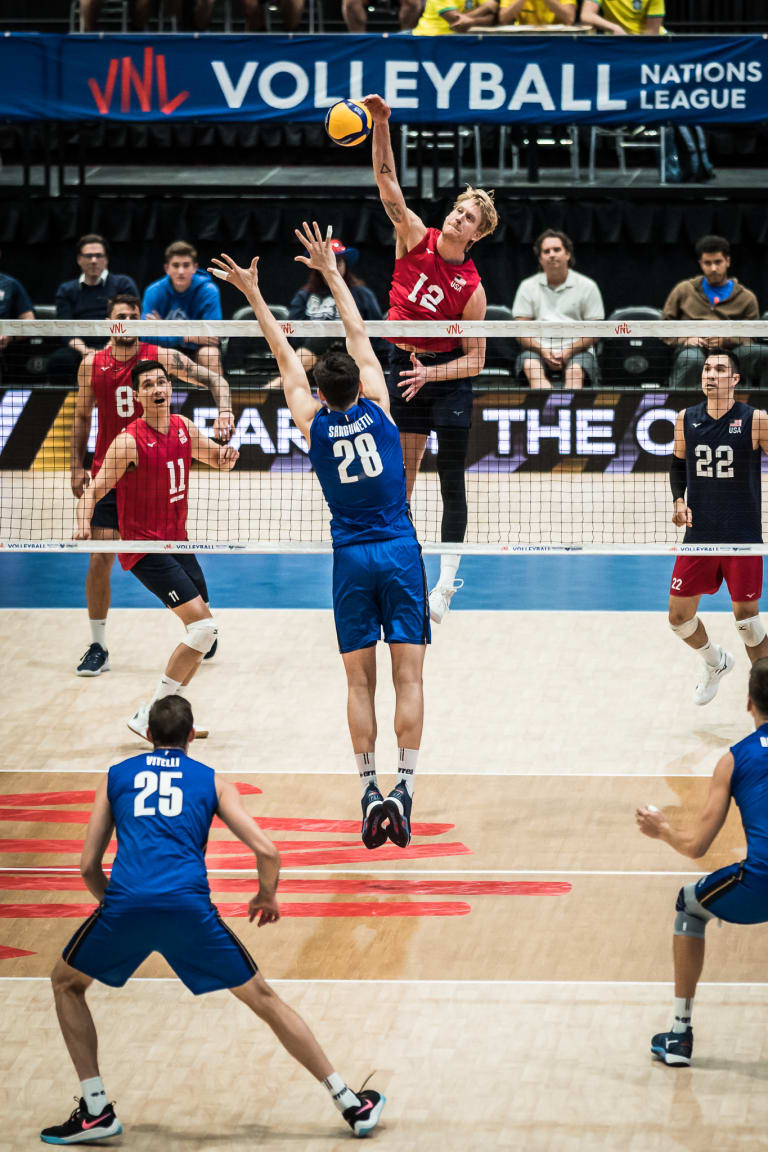 USA top world champions Italy as veterans return in top form