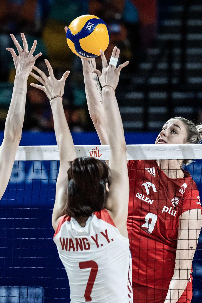 Poland stun China in three