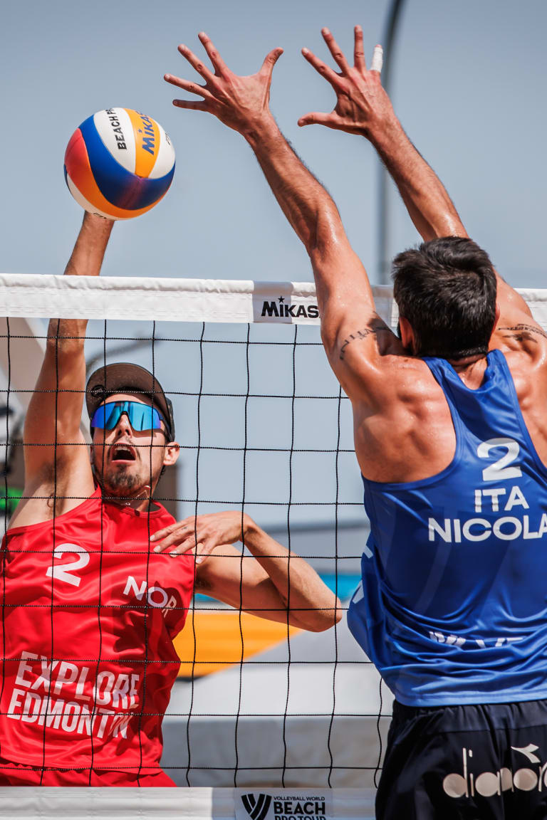 Edmonton medalists back on the sand at Montréal qualifier