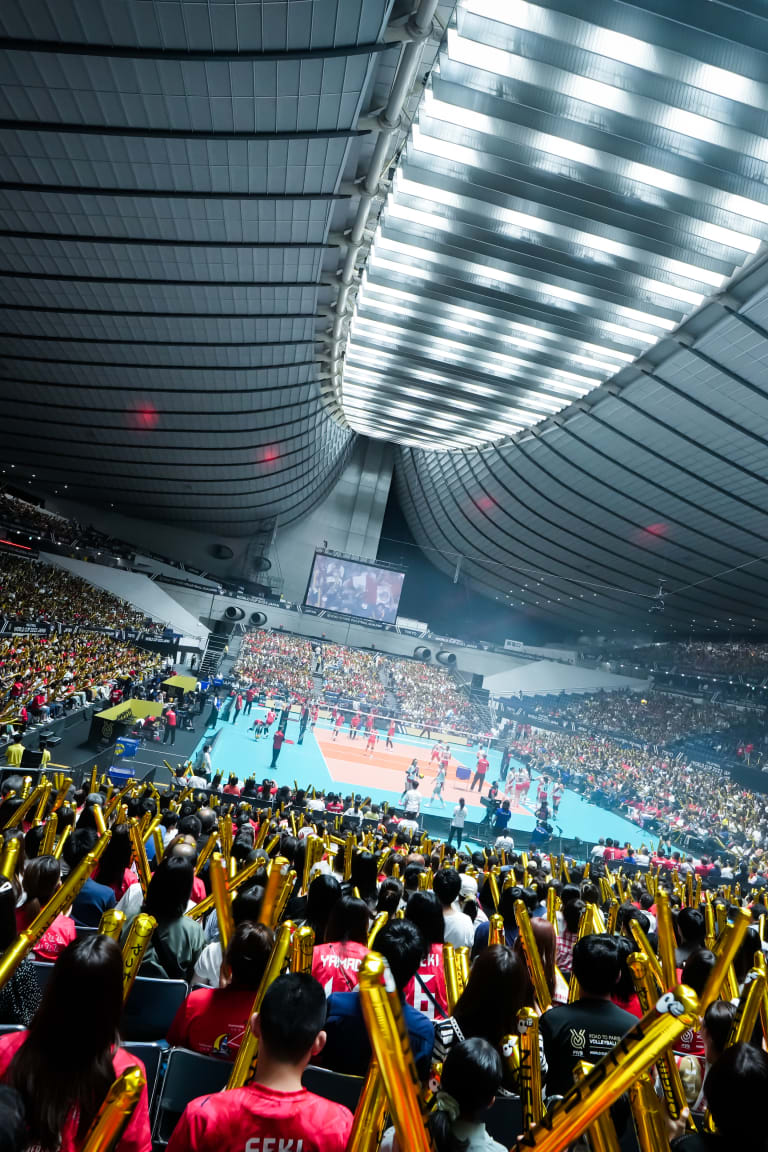 Quattro set di fila nella prima giornata a Tokyo