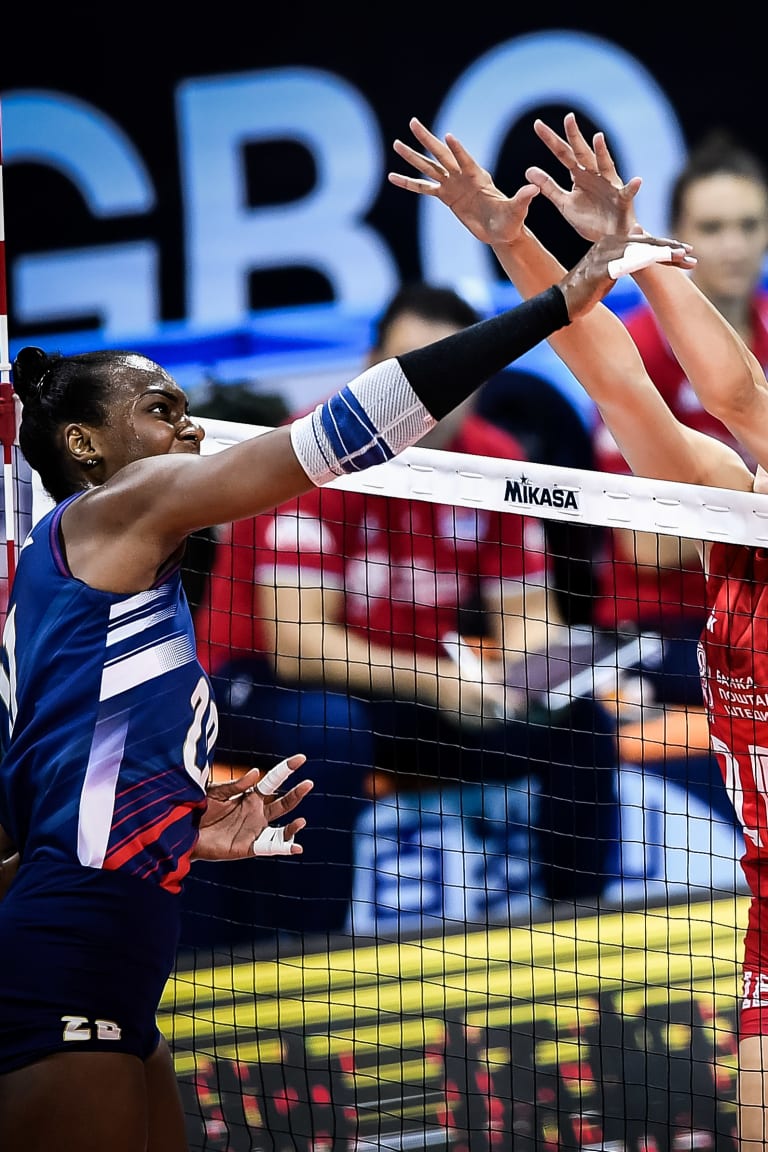 Le Regine dei Caraibi stupiscono le campionesse del mondo a Ningbo.