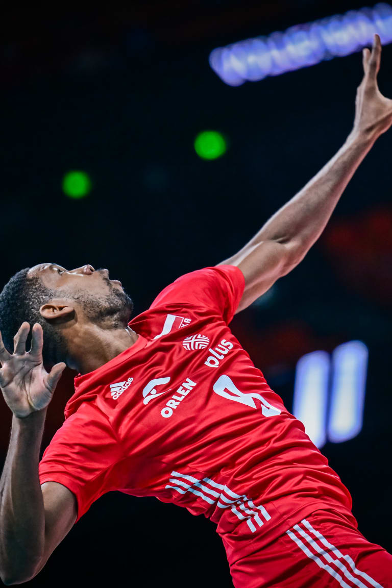 Il solido Wilfredo Leon aiuta la Polonia a rimanere imbattuta nello scontro con l'Argentina