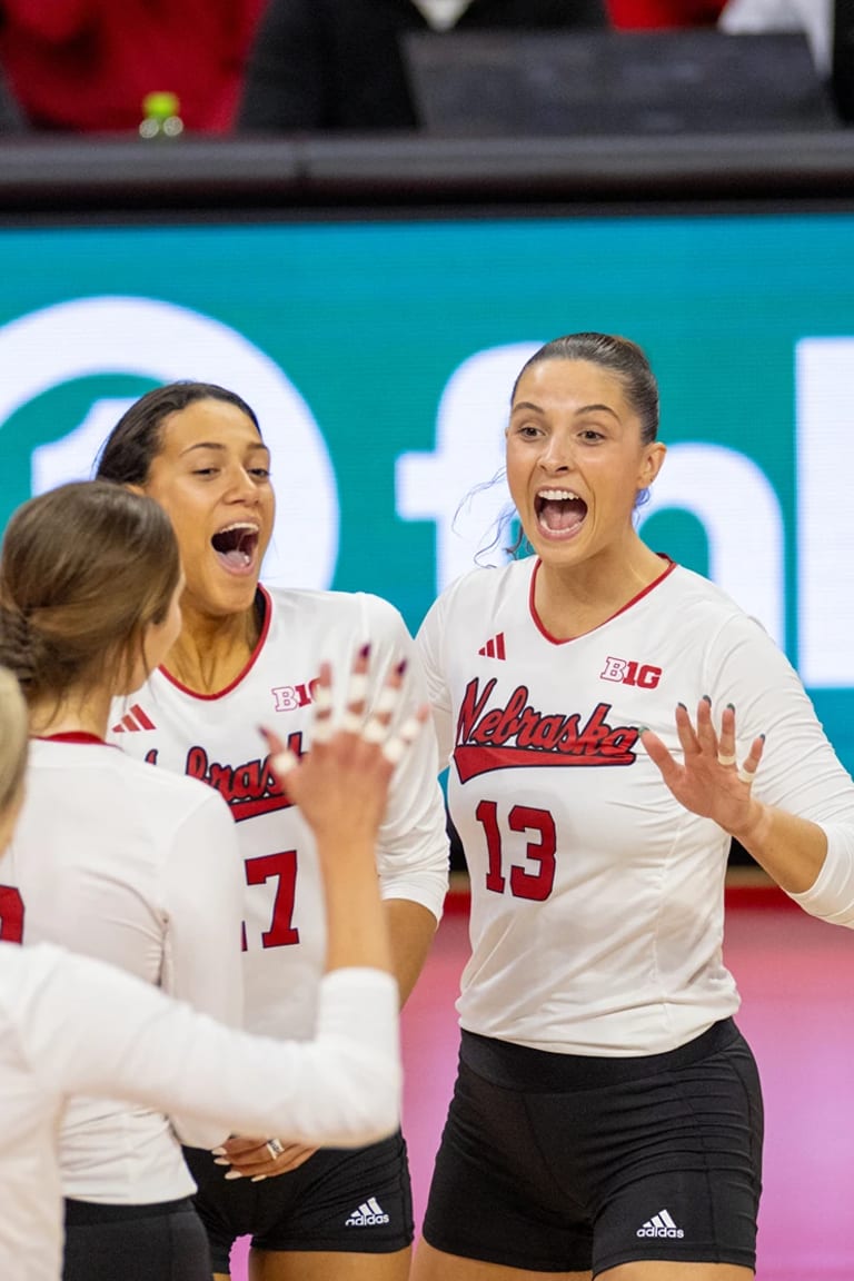 Beason guida Nebraska in un grande week-end