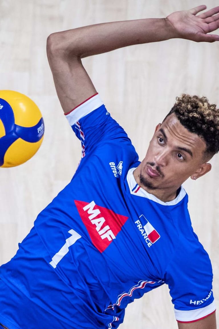 French internationals extend contracts in Italy