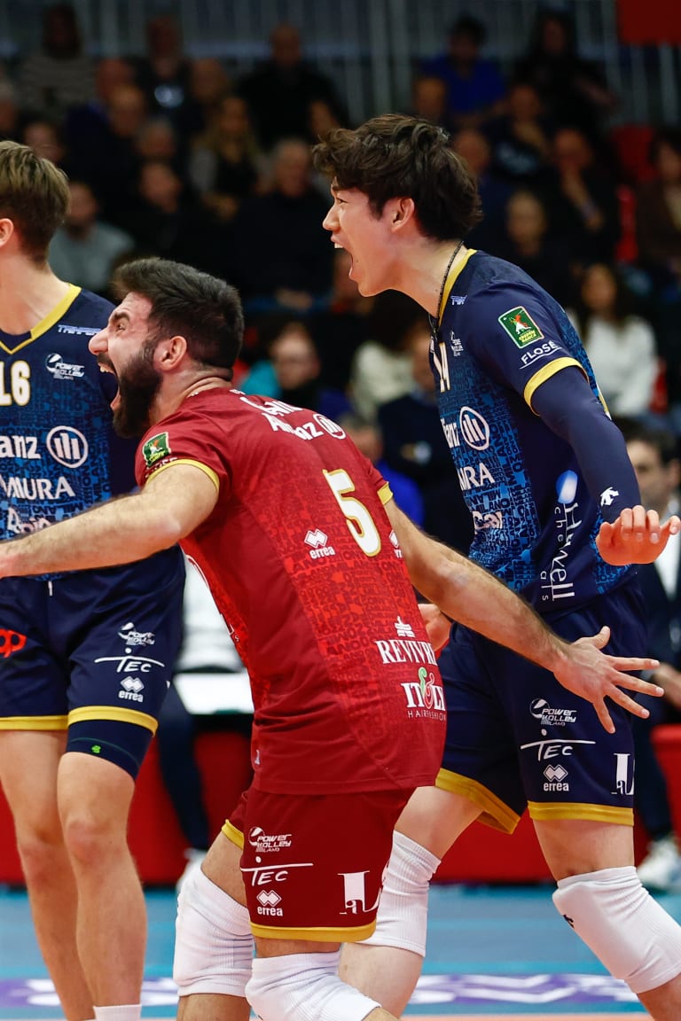 Reggers, Ishikawa and MVP Vitelli deliver first big upset in playoffs