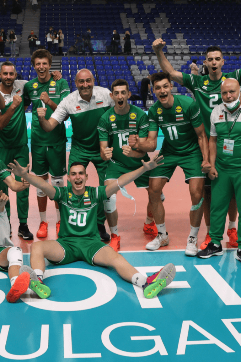 Hosts Bulgaria take lead in Pool B