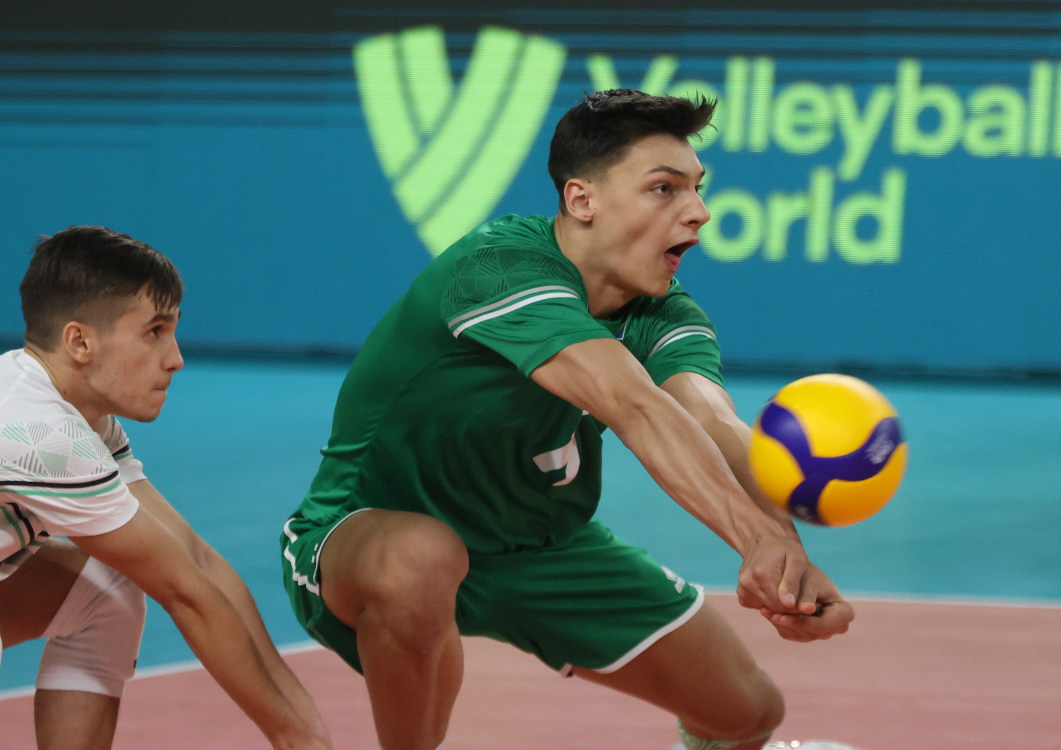 Hosts Bulgaria take lead in Pool B | volleyballworld.com