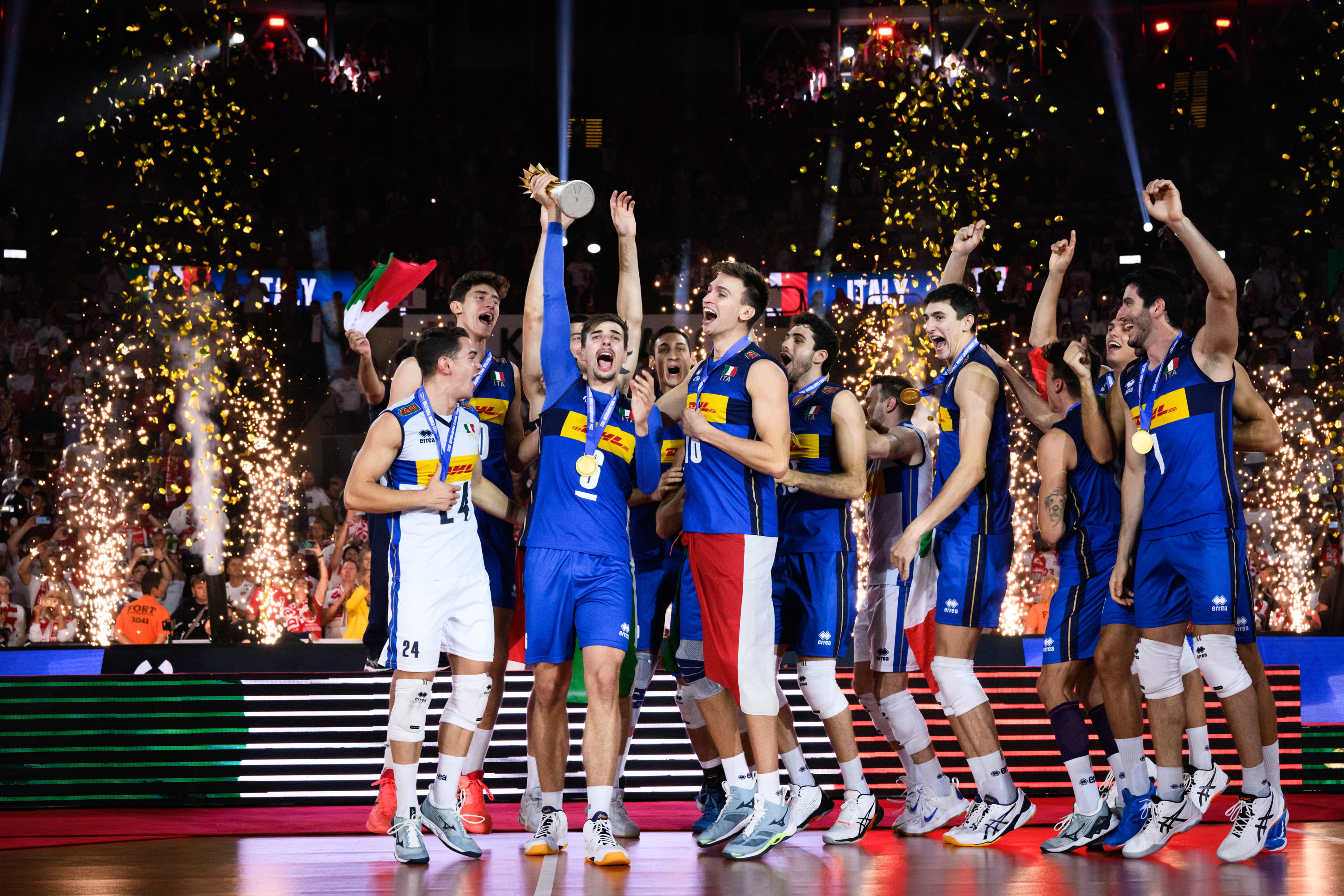 Volleyball World - ITALY: The 2022 World Champions! Italy's 24-year wait  for their fourth world title came to an end last night by downing defending  champions Poland 3-1 (22-25, 25-21, 25-18, 25-20)