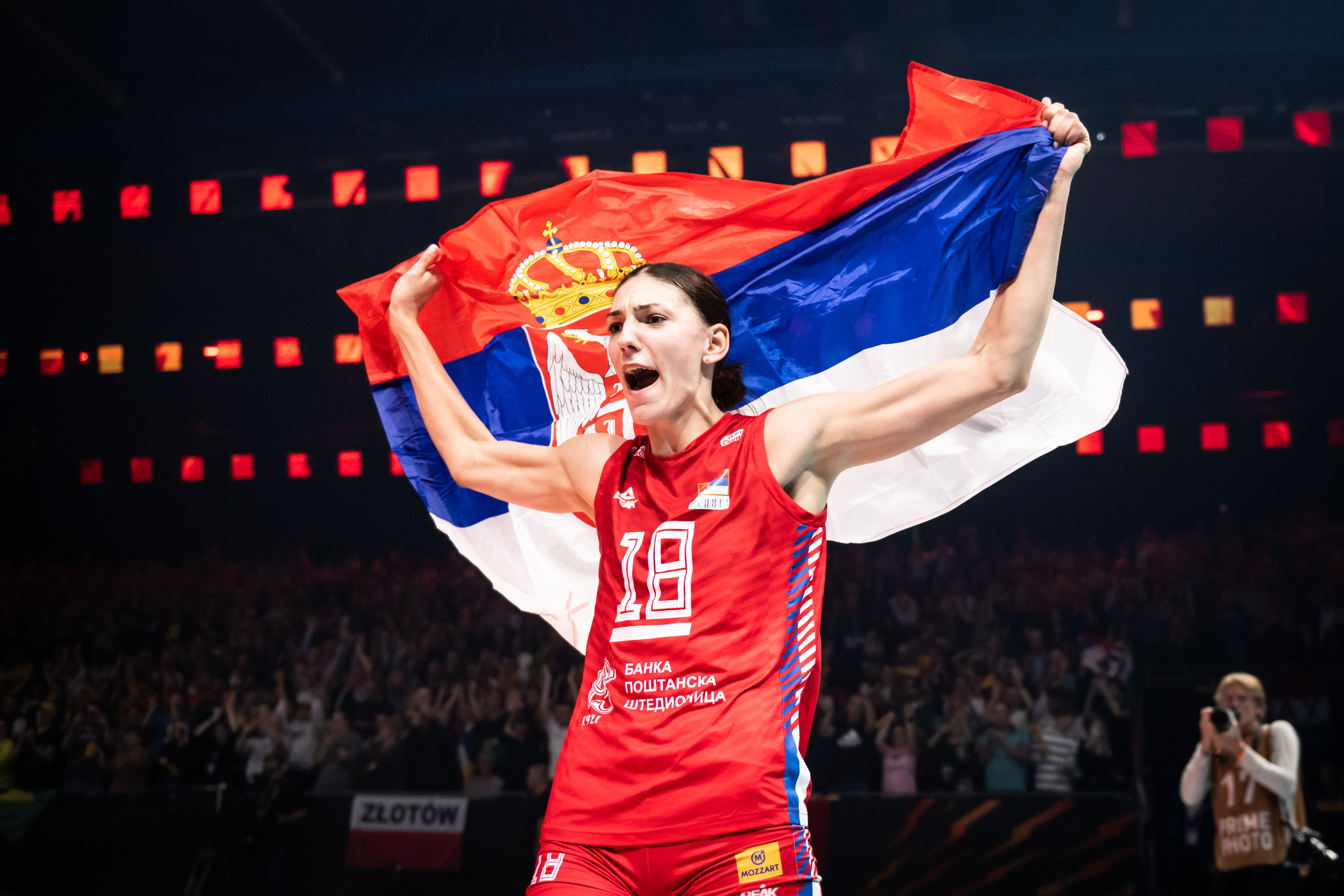 Volleyball World on X: 2022 Women's World Champs Semifinal Match: USA  🇺🇸🆚 🇷🇸 Serbia 🤯2014 World Champions 🇺🇸 🆚 🇷🇸 the reigning World  Champions. You can't miss this one! 📺 Watch it