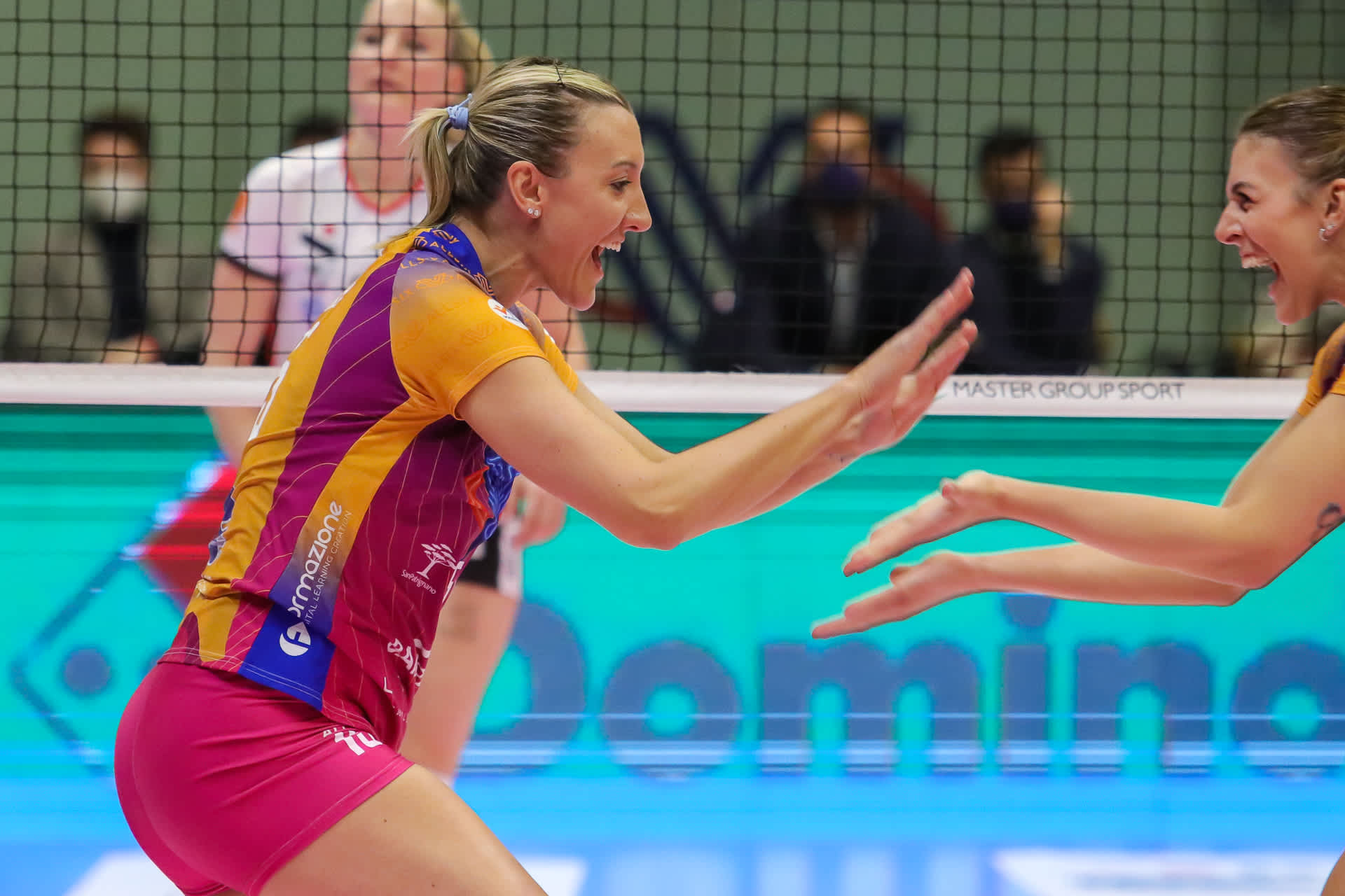 Larson S Debut Boosts Monza Ahead Of Season Climax Volleyballworld Com