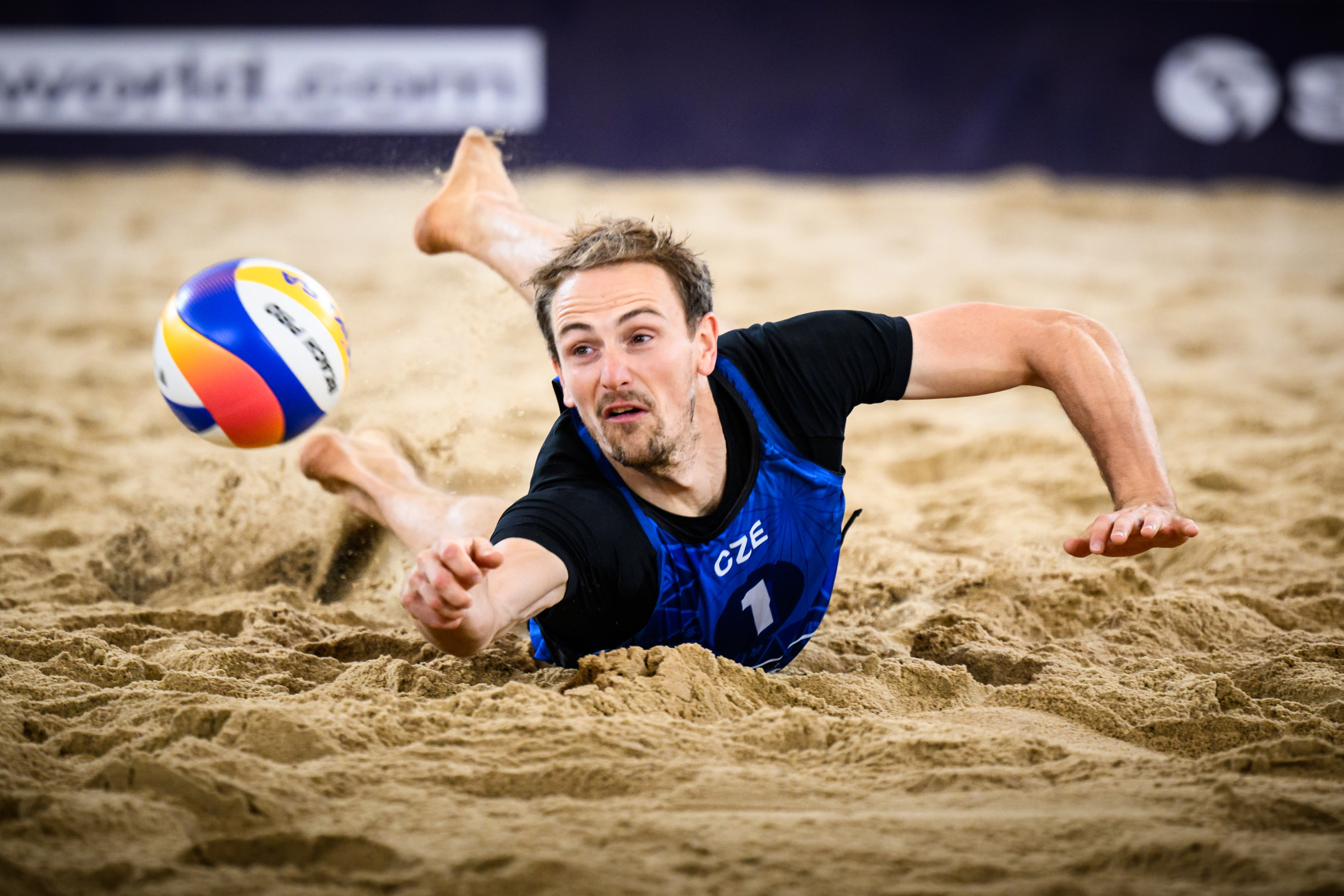 What to Bring to a Beach Volleyball Tournament: Essential Gear for Victorious Play